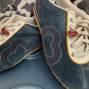 Coach Size 8.5 M Blue Leather Heart Charm